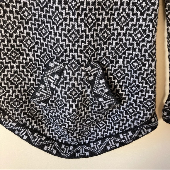 Alpaca grey black geometric pattern hoodie sweater - Picture 2 of 7